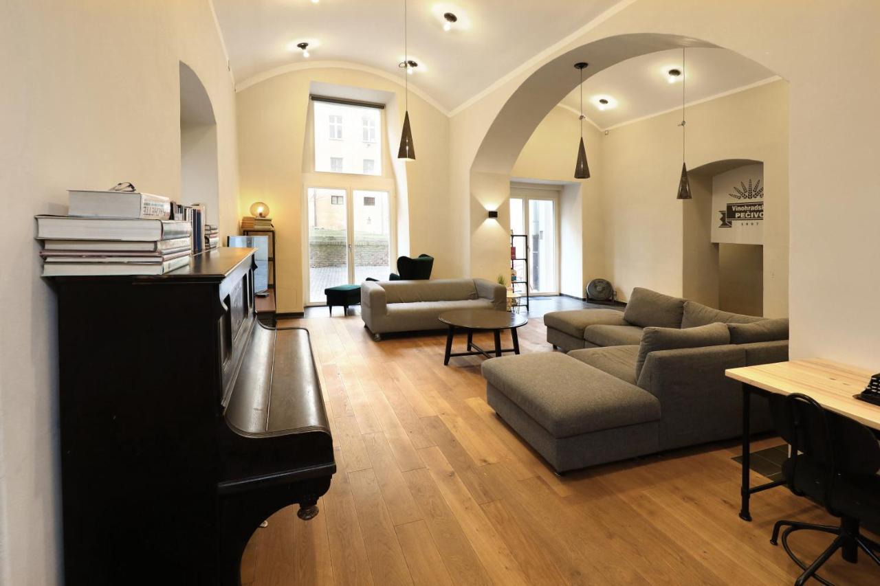 Design Loft 2 Minutes To Wenceslas Square Praga Esterno foto